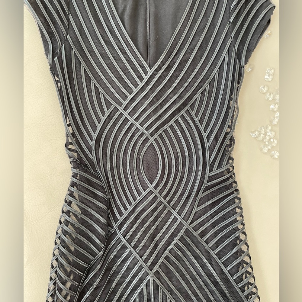 PARKER DRESS - Picture 8 of 9